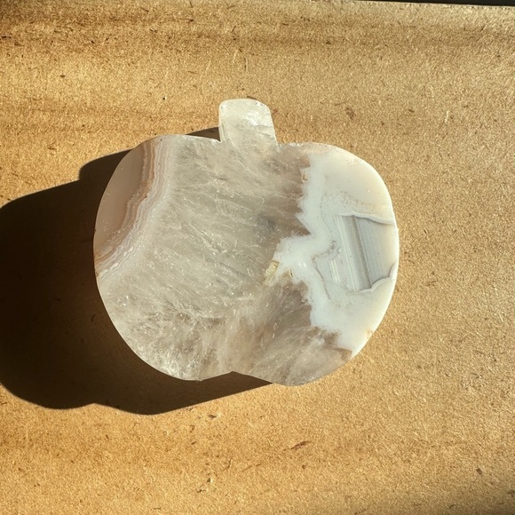 Flower Agate Stone; stunning, healing or stylish paper weight - Picture 2 of 3